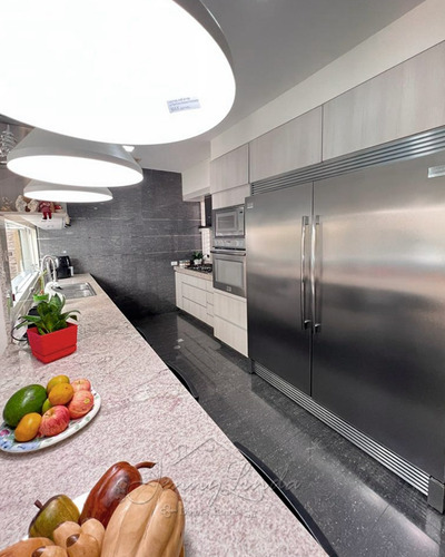 En Venta Hermosa Casa Con Piscina 410 M² Urb. San Jacinto Maracay Aragua
