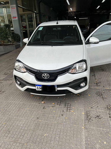 Toyota Etios 1.5 xls pack 4/at