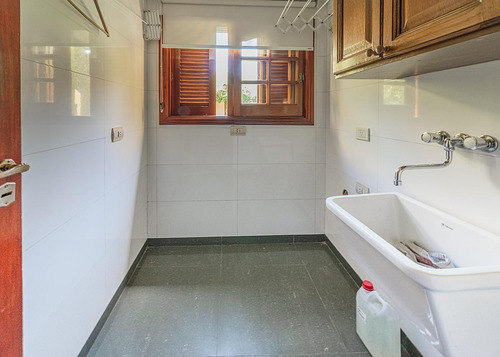 Venta Casa En Piñeyro Sobre Lote Propio