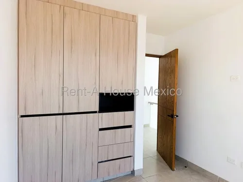 Zákia, Renta - Casa Con Cuarto De Tv, 3 Recámaras, Amenidades