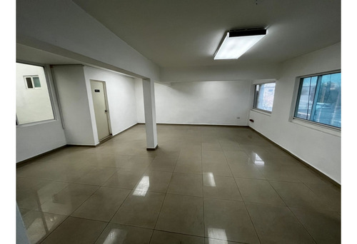 Edificio De 3 Plantas En Venta A 2 Cuadras De Cintermex