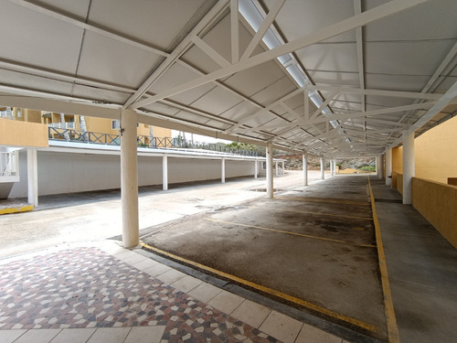 Bello Apartamento Amoblado En Terrazas De Cimarron Con Excelente Vista Al Mar Y Entrada Privada A La Playa