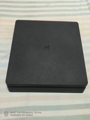 Playstation 4 - 500 Gb Slim Con Juegos Y 2 Controles (Usado)