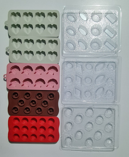 Kit 8 Moldes Silicón Y Plástico Para Chocolate Gomitas Jabón