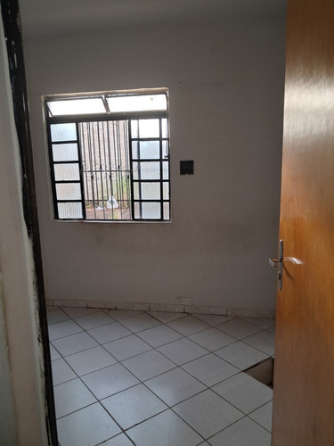 Apt 2 Quartos. Terreo. Prédio Seguro. Pronto Pra Financiar
