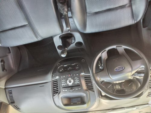 Imagen 8 de 10 de Ford Ranger (l14) 2.5 C/s 4x2 Xl Safety 2015 / Gnc / Mendoza