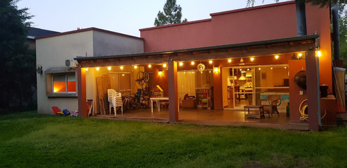 Casa 3 Dormitorios C/dep En Fincas De Maschwitz. Oportunidad
