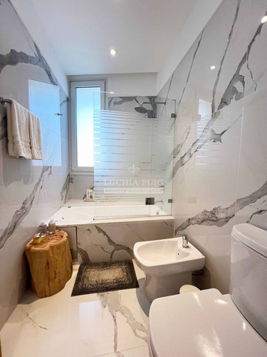 Increible Casa En Venta -vista A La Laguna Y Golf -el Canton