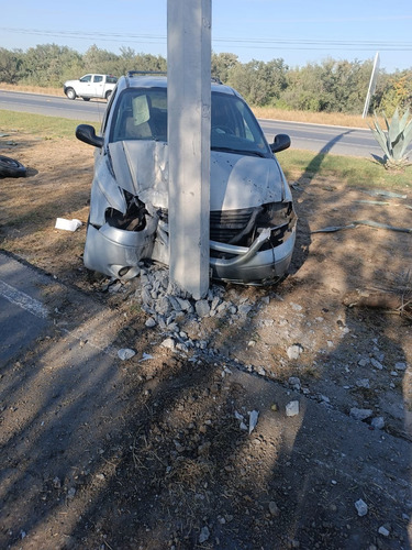 Minivan Caravan Extraarga Plata Chocada Para Vender En Part