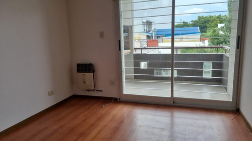 Departamento De 2amb En Alquiler En Villa Del Parque