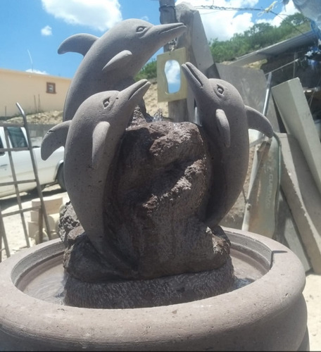 Mini Fuente De Delfines En Cantera Rosa 30x40