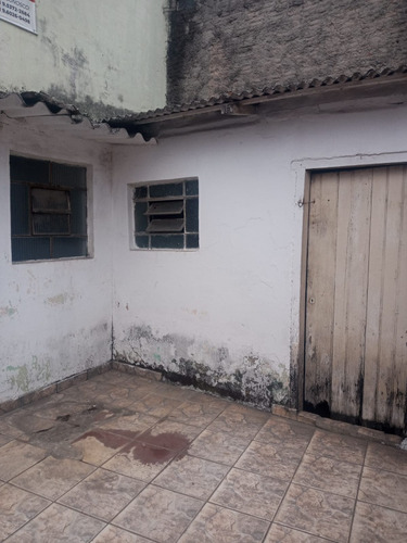 Terreno Com Uma Casa De 4 Cômodos E Um Sobrado De 3 Comodos