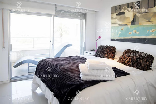 Gran Oportunidad De Venta, En La Zona Del Puerto De Punta Del Este.