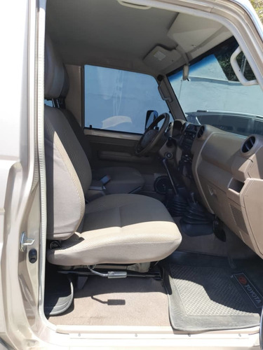 Imagen 9 de 11 de Toyota Macho Sincrónico