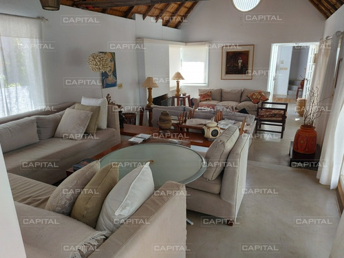 Excelente Oportunidad En Venta!! Casa Con Pileta En La Barra.- Ref: 30109