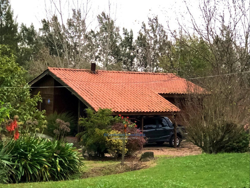 Venta De Granja En Melilla Con Cuatro Casas.