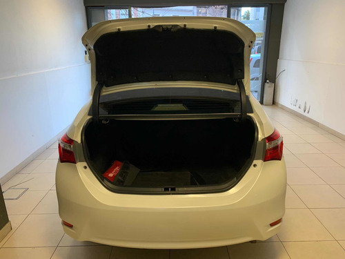 Imagen 15 de 19 de Toyota Corolla 2016 1.8 Xei Cvt Pack 140cv