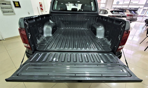 Imagen 8 de 21 de Vw Amarok Comfortline 180cv 0km 2023 En Stock Tomo Usado