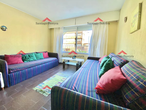 Monoambiente Con Cocina Definida Y Cochera En Península, En Venta