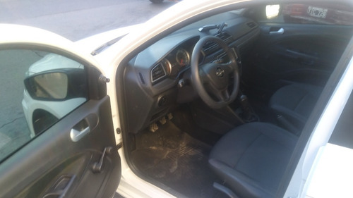 Imagen 5 de 5 de Volkswagen Voyage Confortline 2016 Full Con Gnc