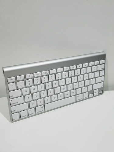 Teclado Bluetooth Apple A1314 Qwerty Leer Descripción 