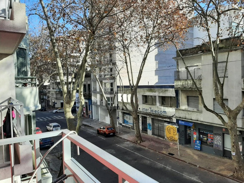 Imagen 2 de 18 de Venta Apto Centro 1 Dormitorio Con Terraza