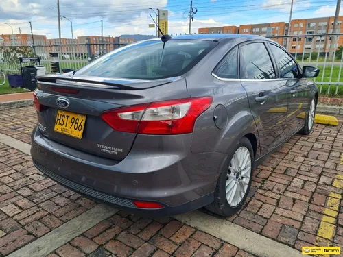 Ford Focus Titanium 2.0cc AT AA 4X2