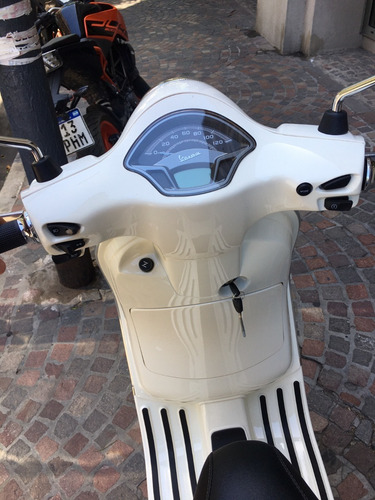 Imagen 20 de 25 de Vespa Vxl