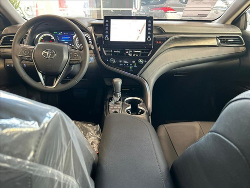 Toyota Camry XLE 2.5 VVT-IE HYBRID eCVT