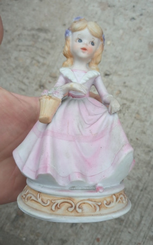 Antigua Figura Niña Con Canasta C/flores En Porcelana Japan