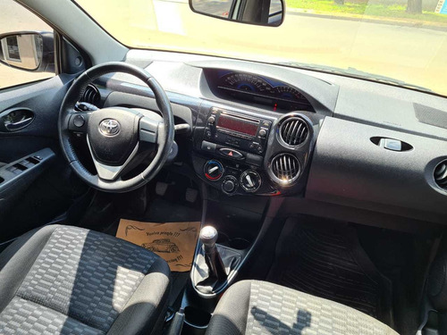Imagen 5 de 9 de Toyota Etios 4ptas Xls 2015 Full Full Permuto Ingrassia