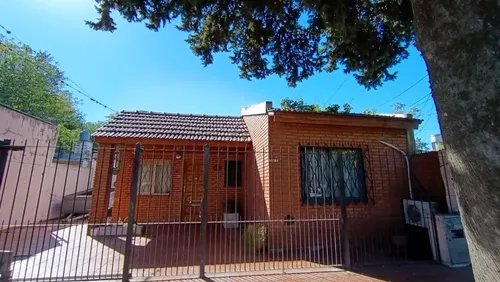 Venta Casa 4 Amb + Dpto 2amb C/ Cochera En Merlo