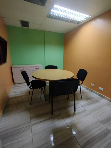Imagen 5 de 10 de Oficina En Alquiler Torre Trébol En Lomas Del Este