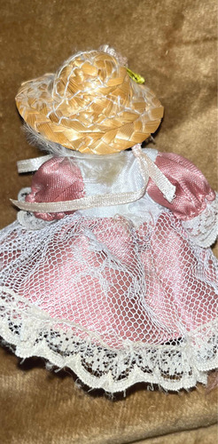 Muñeca De Porcelana Antigua De Colección Vestimenta Hermosa (Usado)