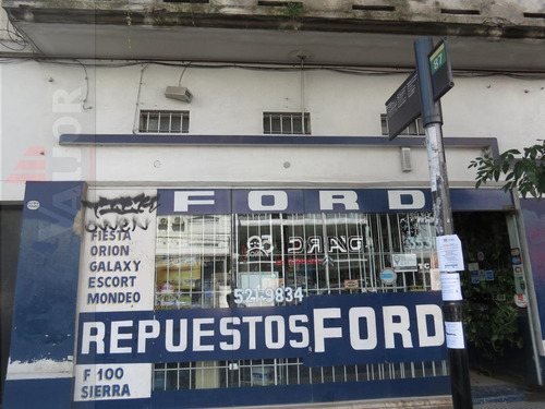 Imagen 2 de 22 de Local Con Vivienda En La Vía Pública