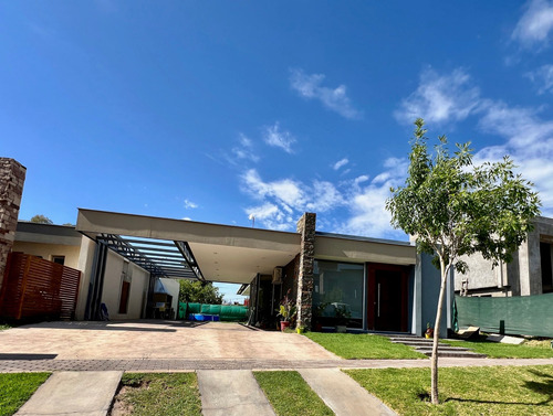 Casa De 3 Habitaciones En Maipú - Barrio Privado