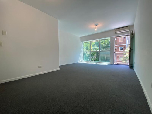 Venta: Depto/oficina En Edificio Corporativo · Inmejorable Ubicación! Apto Profesional