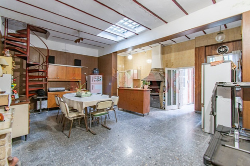 Venta Casa 4 Amb Boedo Cochera, Quincho Y Patio