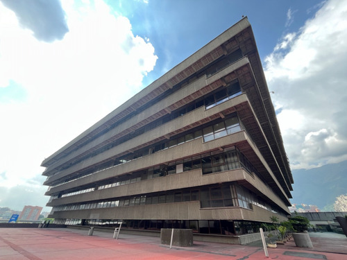 En Alquiler Oficina De 128 M2 (piramide Invertida) Ccct - Chuao