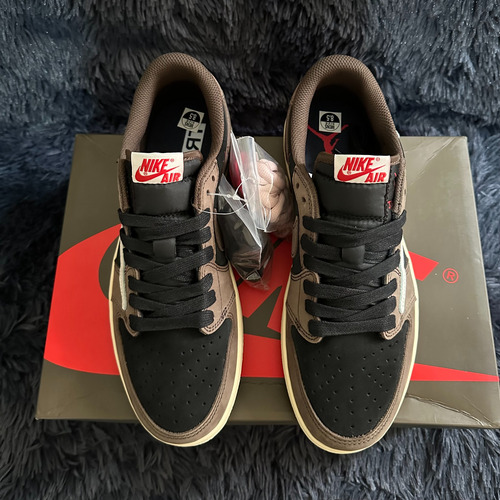 Air Jordan 1 Low Travis Scott Mocha 40 (Usado)