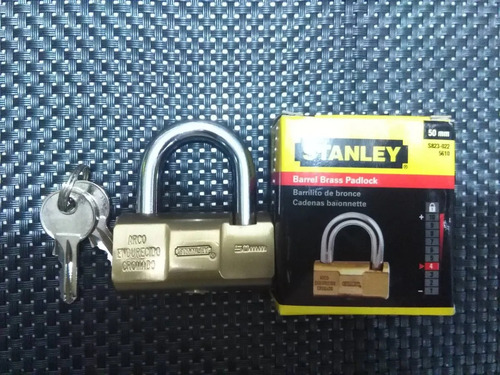 Imagen 1 de 2 de Candado Oreja 50mm Stanley 8574 Xavi
