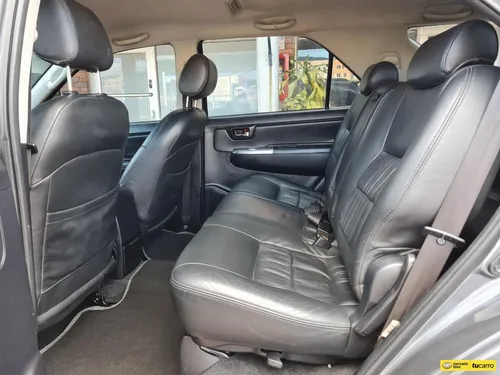 Toyota Fortuner 2.7cc At Aa 4x2 7 Pasajeros