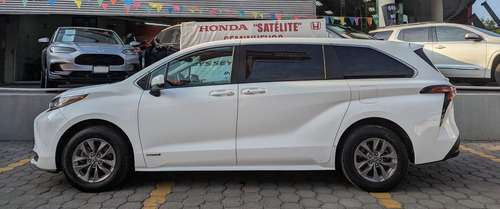 Toyota Sienna 2.5 Le Hev At