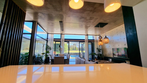 Imagen 9 de 29 de Casa Cuatro Ambientes Con Piscina Climatizada