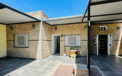 Venta 2 Casas En Lote Propio Patio Parrilla Cochera En San Vicente.