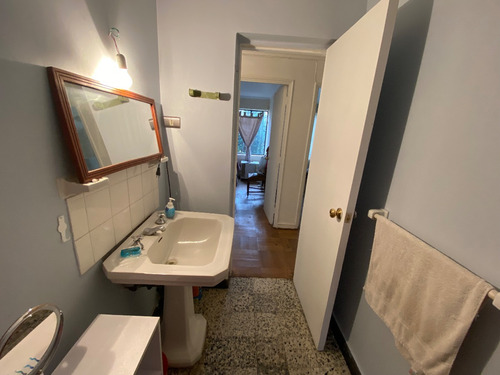 Perfecta Para Remodelación Calle Montenegro
