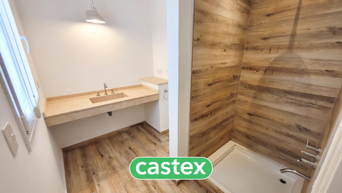 Casa En Venta Con Pileta A La Laguna En Marinas, Puertos, Escobar