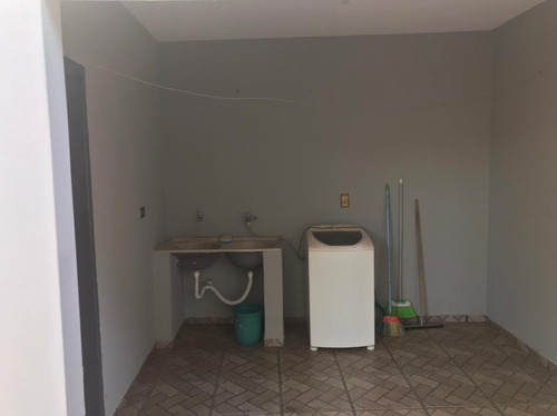 Imagem 11 de 11 de Casa Com 3 Dormitórios, 2 Banheiros, Sala, Cozinha Centro
