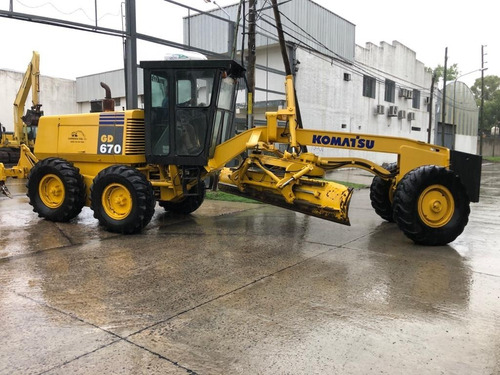 Komatsu G D 670
