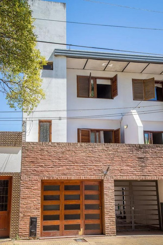 Imagen 1 de 30 de Triplex En Venta - 2 Dormitorios, Cochera - 120mts2 - La Plata